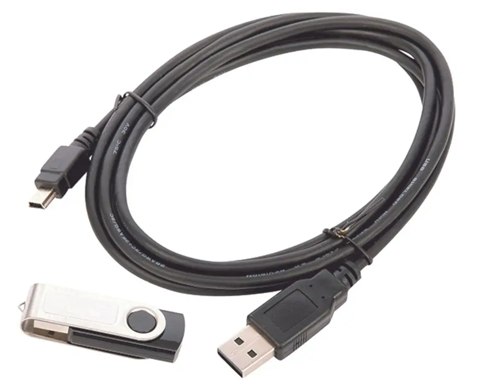 USB-Kabel mit einem USB-Stick, der an einem Ende angebracht ist. Das Produkt ist von der Marke Syr und zeigt eine Standardanschlusskonfiguration.